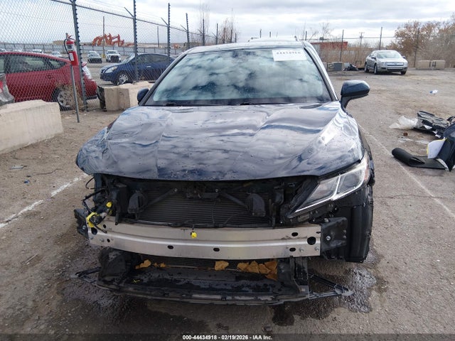 4T1B11HK0JU626185 Toyota CAMRY SE