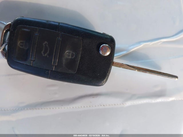 2008 VOLKSWAGEN R32 WVWKC71K38W055866 Photo 10