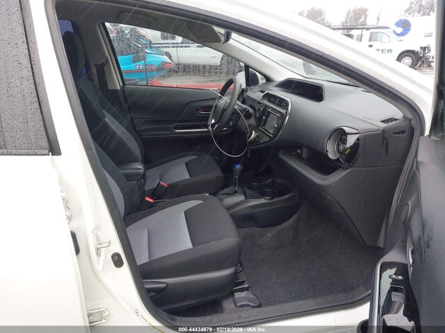 JTDKDTB38J1603473 Toyota Prius C Two