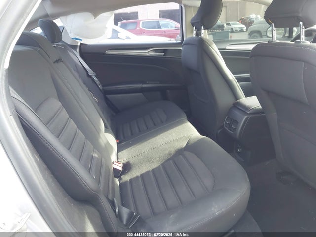 44435033 :رقم المزاد ، 3FA6P0HD3KR216186 vin ، 2019 Ford Fusion Se مزاد بيع