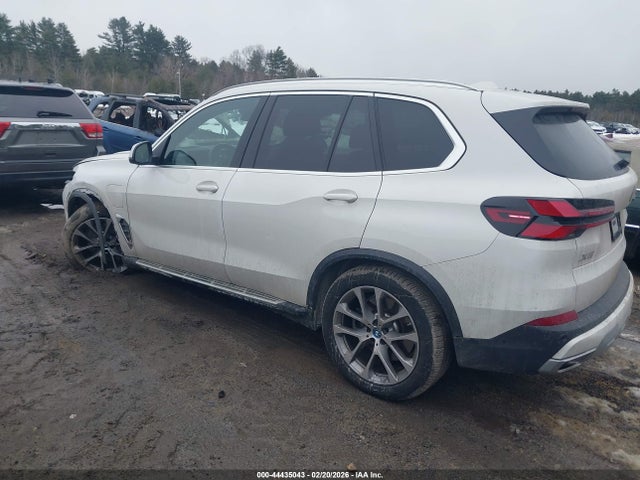 2025 BMW X5 PHEV 5UX43EU04S9X56475 Photo 2