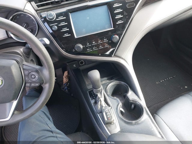 4T1B11HK1JU598073 Toyota CAMRY LE