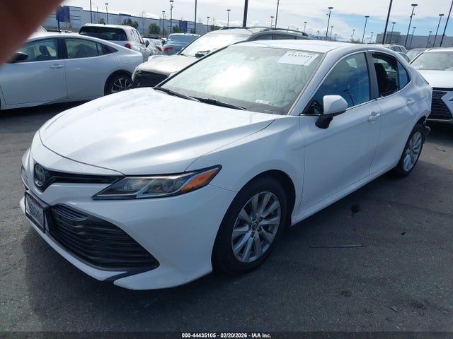 4T1B11HK1JU598073 Toyota CAMRY LE