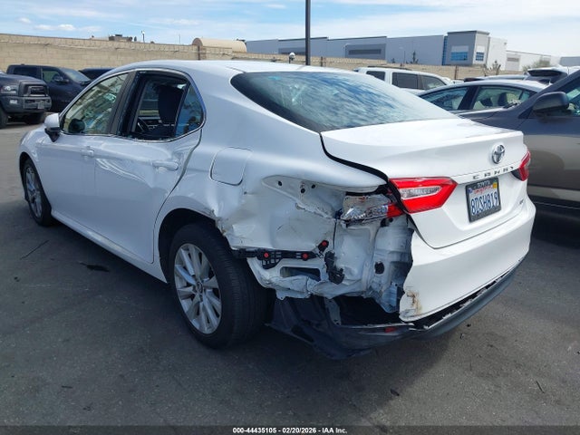 4T1B11HK1JU598073 Toyota CAMRY LE