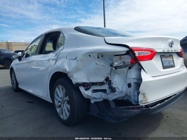 4T1B11HK1JU598073 Toyota CAMRY LE