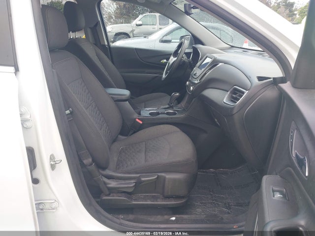 2GNAXUEVXM6113275 Chevrolet Equinox Awd Lt