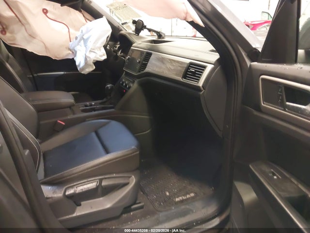 2020 VOLKSWAGEN ATLAS CROSS SPORT 1V21E2CA5LC224839 Photo 4