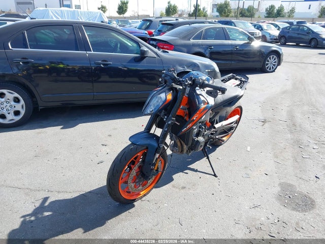 KTM 890 Duke R 2023 VBKTU940XPM848694 Image 2