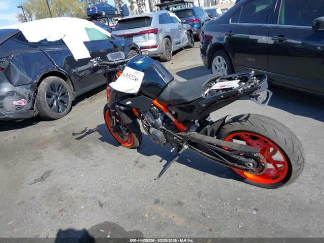 KTM 890 Duke R 2023 VBKTU940XPM848694 Image 13