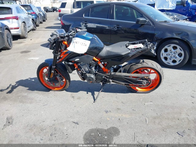 KTM 890 Duke R 2023 VBKTU940XPM848694 Image 9