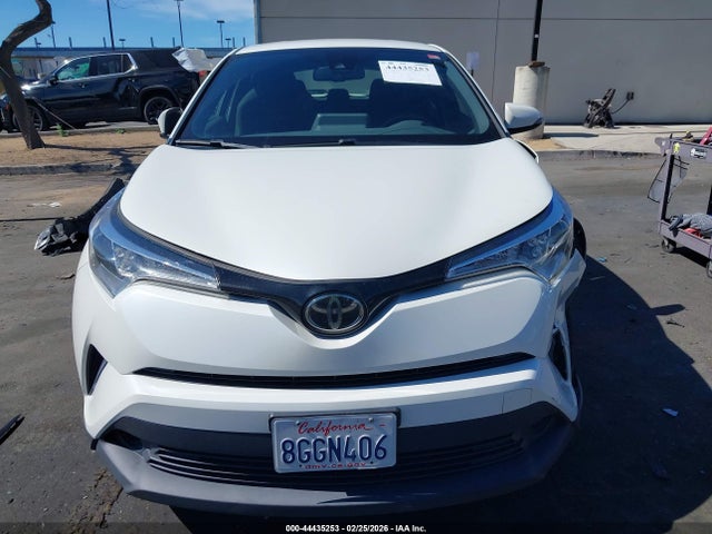JTNKHMBX2K1026594 Toyota C-HR LE