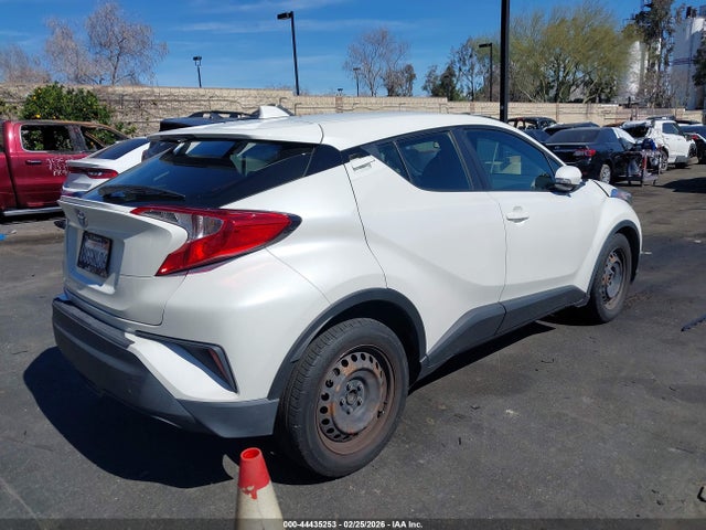 JTNKHMBX2K1026594 Toyota C-HR LE