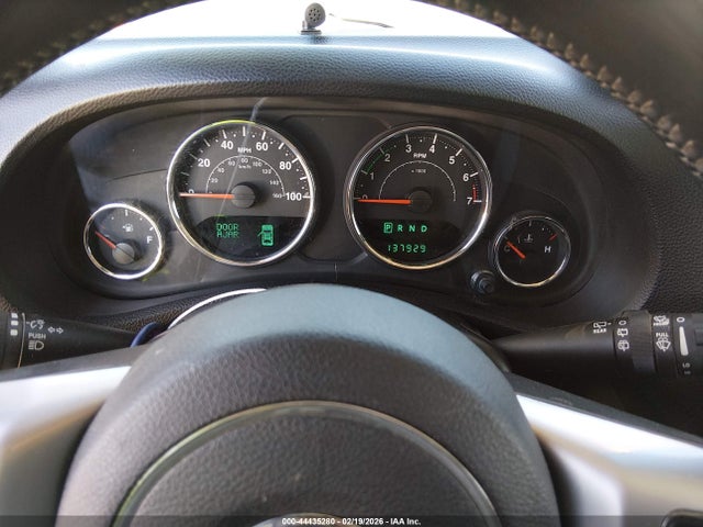 2013 Jeep Wrangler Unlimited Freedom Edition მანქანა იყიდება აუქციონზე, vin: 1C4BJWDG9DL580417, აუქციონის ნომერი: 44435280