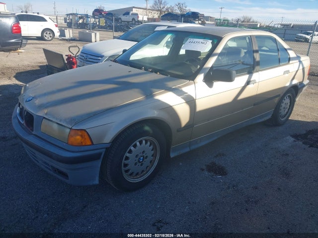 1992 BMW 325 WBACB3313NFE01205 Photo 1