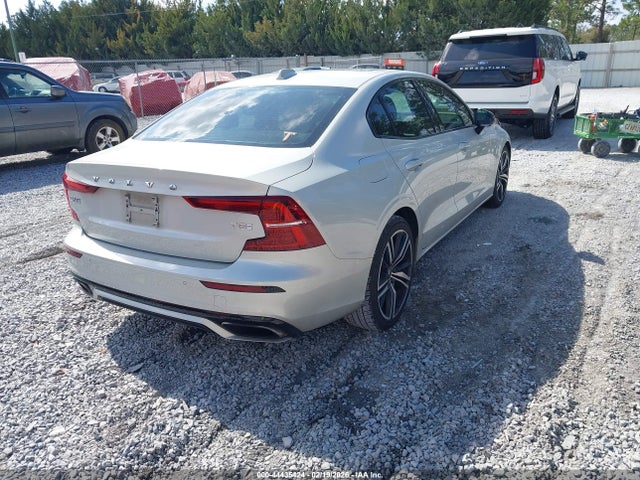 2019 VOLVO S60 7JR102FM4KG007121 Photo 3