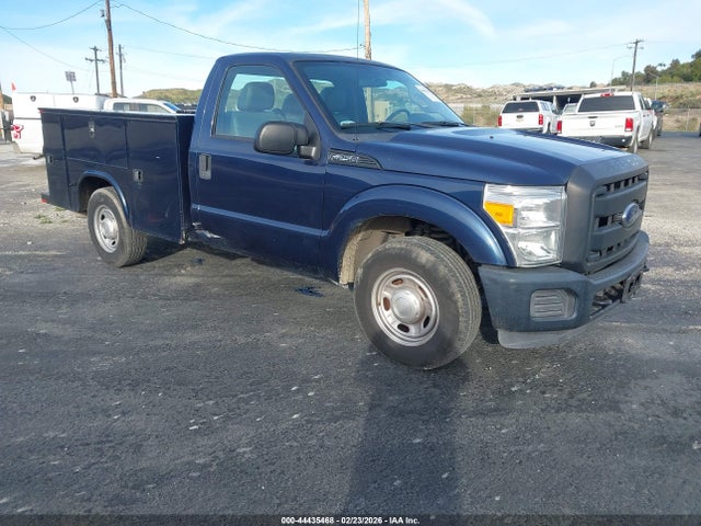 2016 1FDBF2A65GED02494 main image