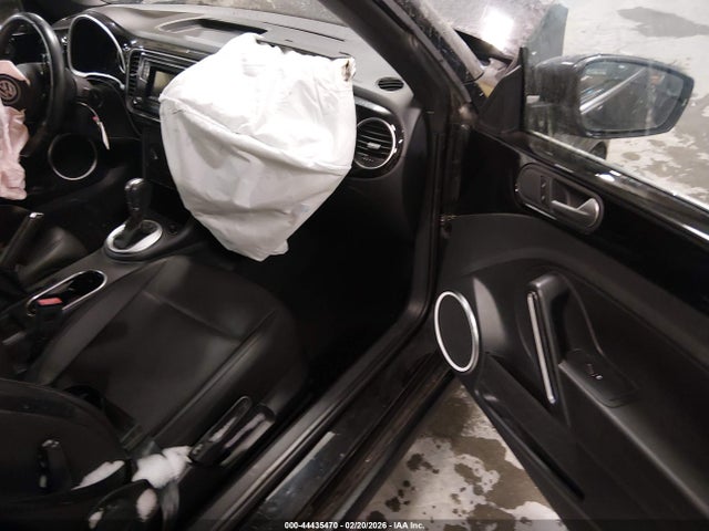 3VW507AT1GM809857 Volkswagen Beetle 1.8t S