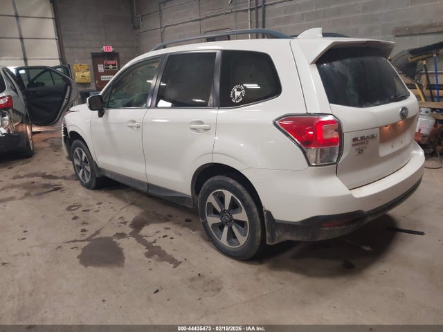 44435473 :رقم المزاد ، JF2SJAGC8HH811586 vin ، 2017 Subaru Forester 2.5i Premium مزاد بيع