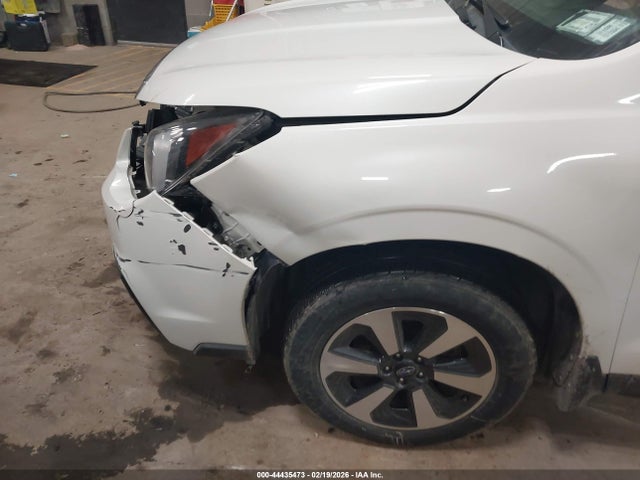 44435473 :رقم المزاد ، JF2SJAGC8HH811586 vin ، 2017 Subaru Forester 2.5i Premium مزاد بيع