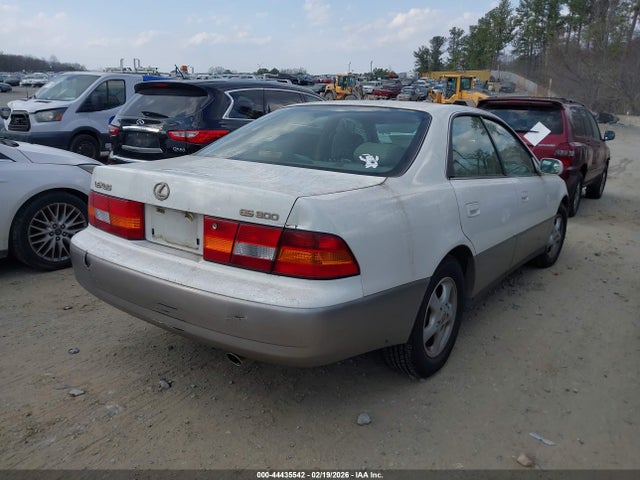 1997 Lexus Es 300 მანქანა იყიდება აუქციონზე, vin: JT8BF22G6V5008948, აუქციონის ნომერი: 44435542
