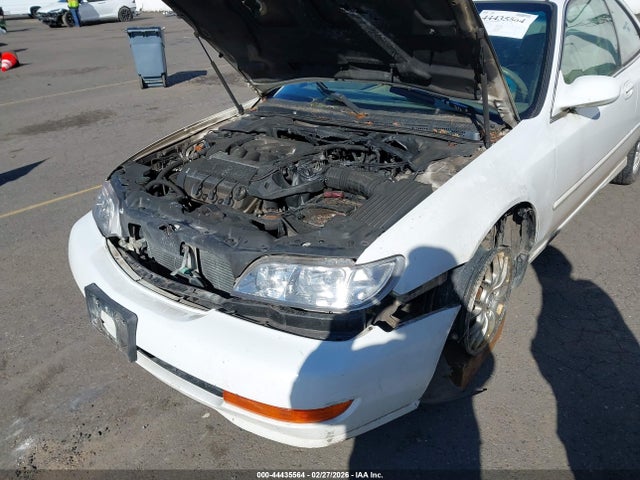 44435564 :رقم المزاد ، 19UYA2251XL001799 vin ، 1999 Acura Cl 3.0 مزاد بيع