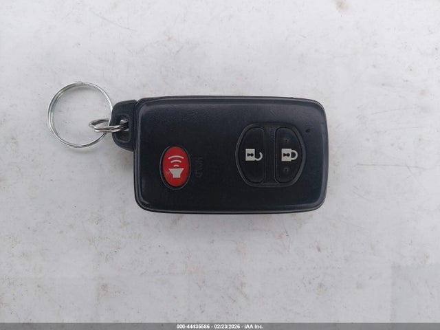 JTDZN3EU0GJ043831 Toyota Prius V Two