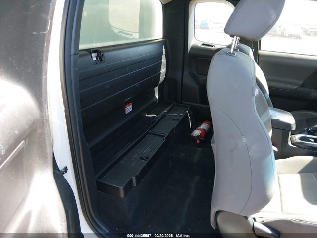 5TFRX5GN3HX082472 Toyota Tacoma Sr