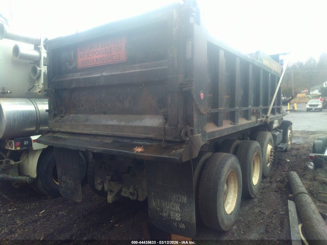 44435633 :رقم المزاد ، 1GDT8C4376F416690 vin ، 2006 Gmc Tc8500 Tandem مزاد بيع
