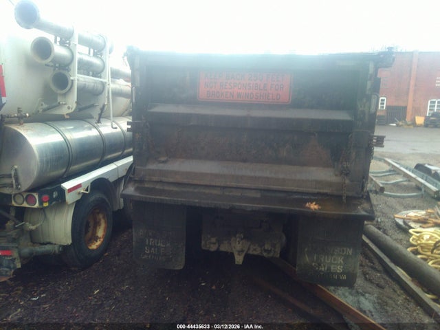 44435633 :رقم المزاد ، 1GDT8C4376F416690 vin ، 2006 Gmc Tc8500 Tandem مزاد بيع