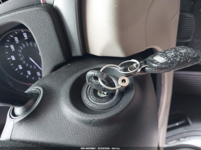 5NPD74LF8JH269145 Hyundai ELANTRA SE