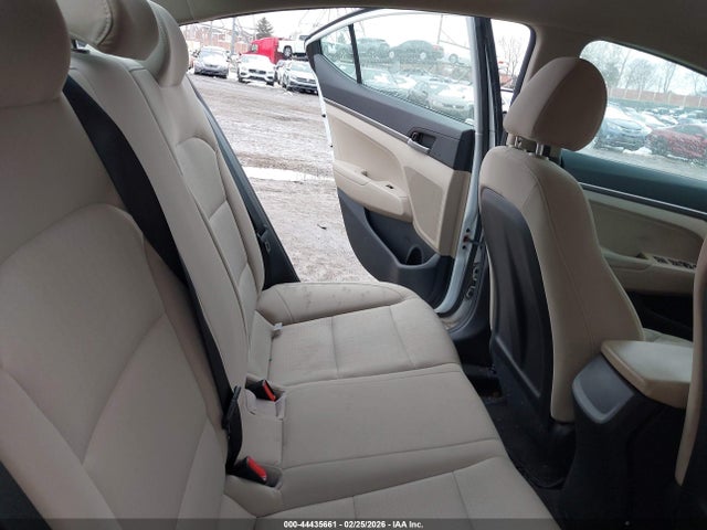 5NPD74LF8JH269145 Hyundai ELANTRA SE