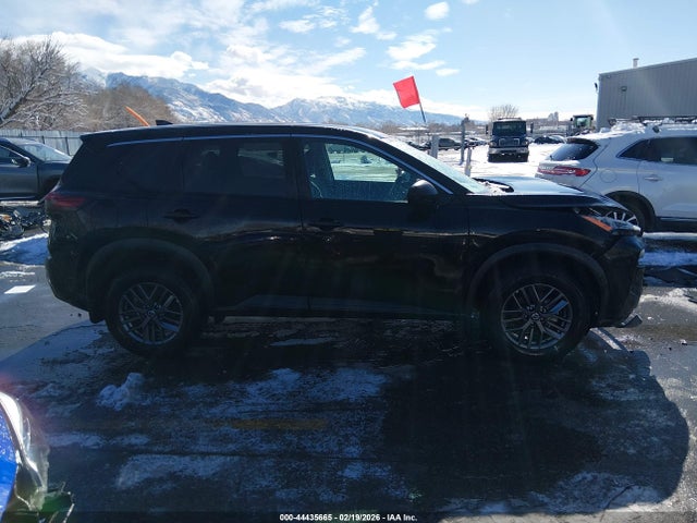 5N1AT3AB3MC848306 Nissan Rogue S Intelligent Awd