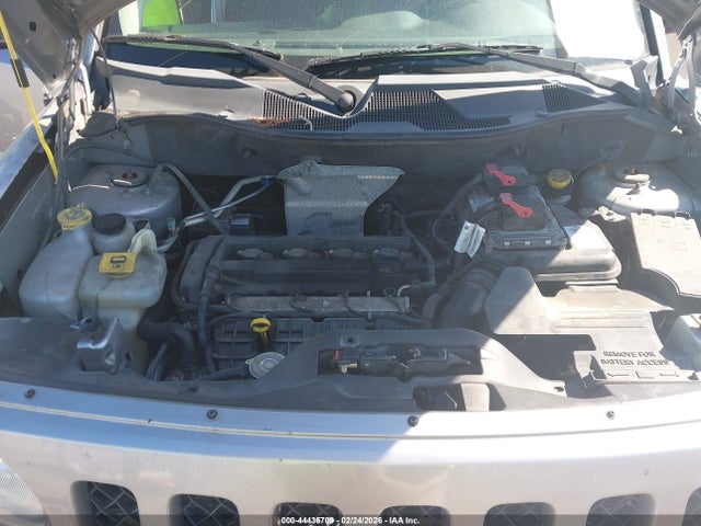 1C4NJPFA5GD599265 Jeep Patriot Latitude