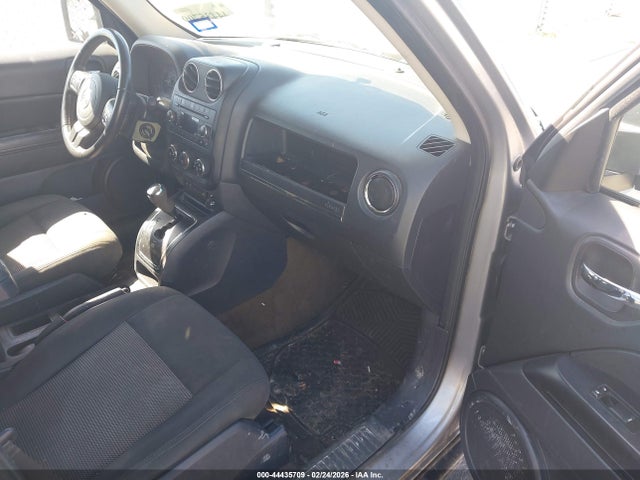 1C4NJPFA5GD599265 Jeep Patriot Latitude