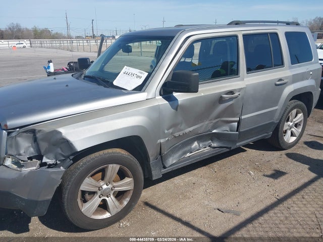 1C4NJPFA5GD599265 Jeep Patriot Latitude