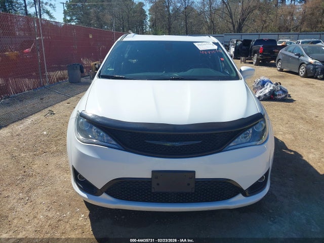 Продажа на аукционе авто 2018 Chrysler Pacifica Touring Plus, vin: 2C4RC1FG4JR357830, номер лота: 44435731