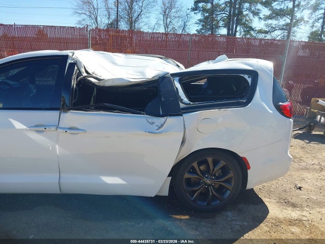 Продажа на аукционе авто 2018 Chrysler Pacifica Touring Plus, vin: 2C4RC1FG4JR357830, номер лота: 44435731