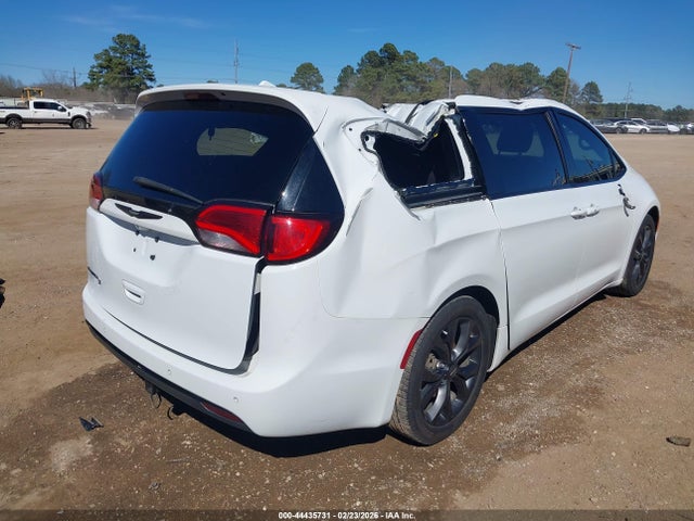 Продажа на аукционе авто 2018 Chrysler Pacifica Touring Plus, vin: 2C4RC1FG4JR357830, номер лота: 44435731