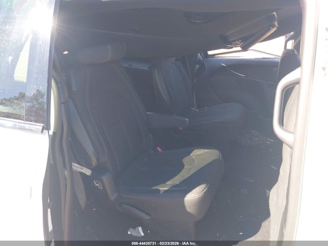Продажа на аукционе авто 2018 Chrysler Pacifica Touring Plus, vin: 2C4RC1FG4JR357830, номер лота: 44435731