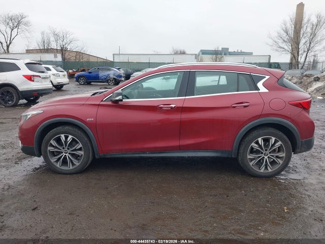 SJKCH5CR0HA017042 Infiniti Qx30 Premium