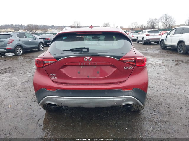 SJKCH5CR0HA017042 Infiniti Qx30 Premium