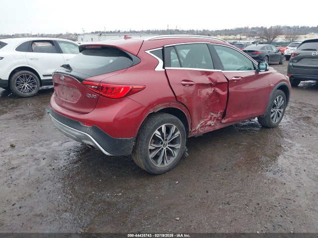 SJKCH5CR0HA017042 Infiniti Qx30 Premium