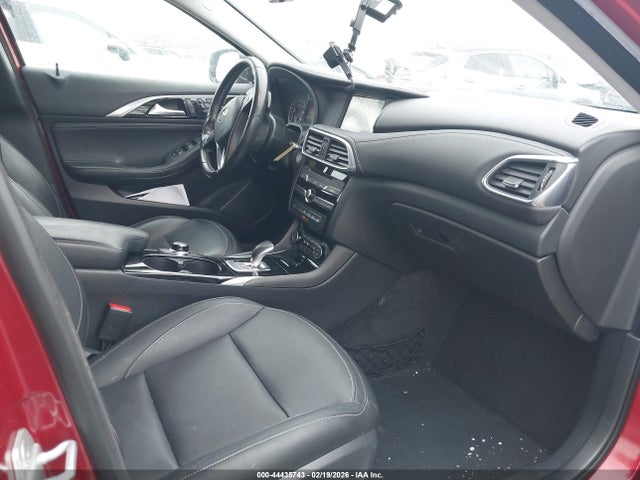 SJKCH5CR0HA017042 Infiniti Qx30 Premium