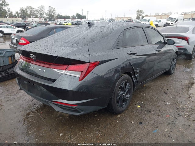 5NPLS4AG8MH043942 Hyundai ELANTRA SEL