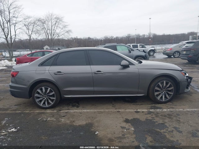 2022 Audi A4 Premium Plus 40 Tfsi Quattro S Tronic მანქანა იყიდება აუქციონზე, vin: WAUBBAF47NN001740, აუქციონის ნომერი: 44435868
