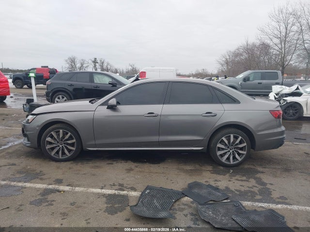 2022 Audi A4 Premium Plus 40 Tfsi Quattro S Tronic მანქანა იყიდება აუქციონზე, vin: WAUBBAF47NN001740, აუქციონის ნომერი: 44435868