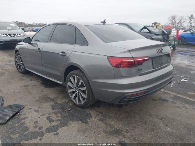2022 AUDI A4 WAUBBAF47NN001740 Photo 2