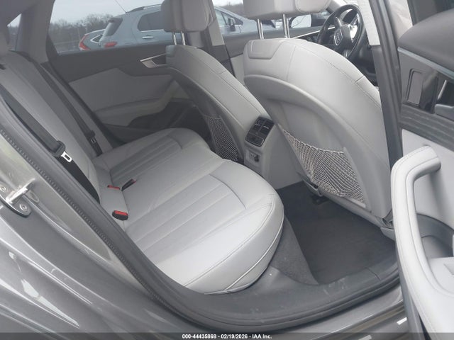 2022 AUDI A4 WAUBBAF47NN001740 Photo 7