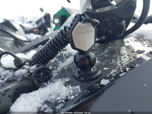 Ski Doo Renegade 800r 2022 2BPSUMNA0NV000008 Image 11