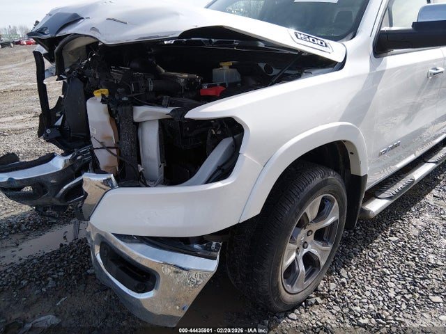 44435901 :رقم المزاد ، 1C6SRFJT4NN213965 vin ، 2022 Ram 1500 Laramie  4x4 5'7 Box مزاد بيع